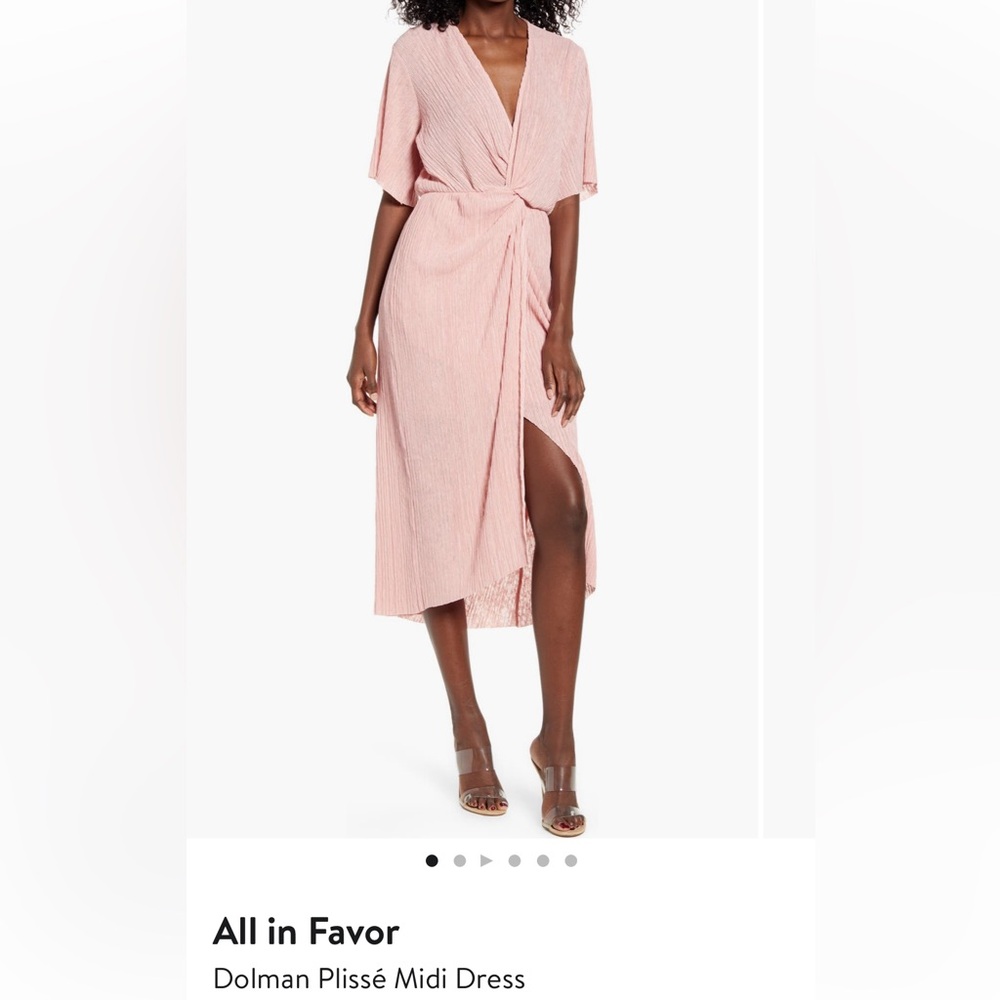 All in Favor MIDI dress/ black and gold/ in excellent condition